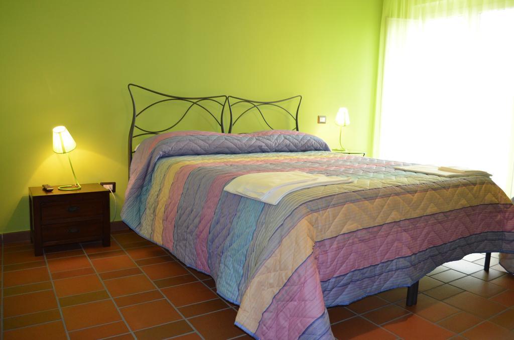 B&B La Casa Di Giulietta Кастелмецано Стая снимка